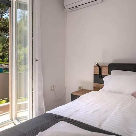 Vila Casa Ada By Briskva